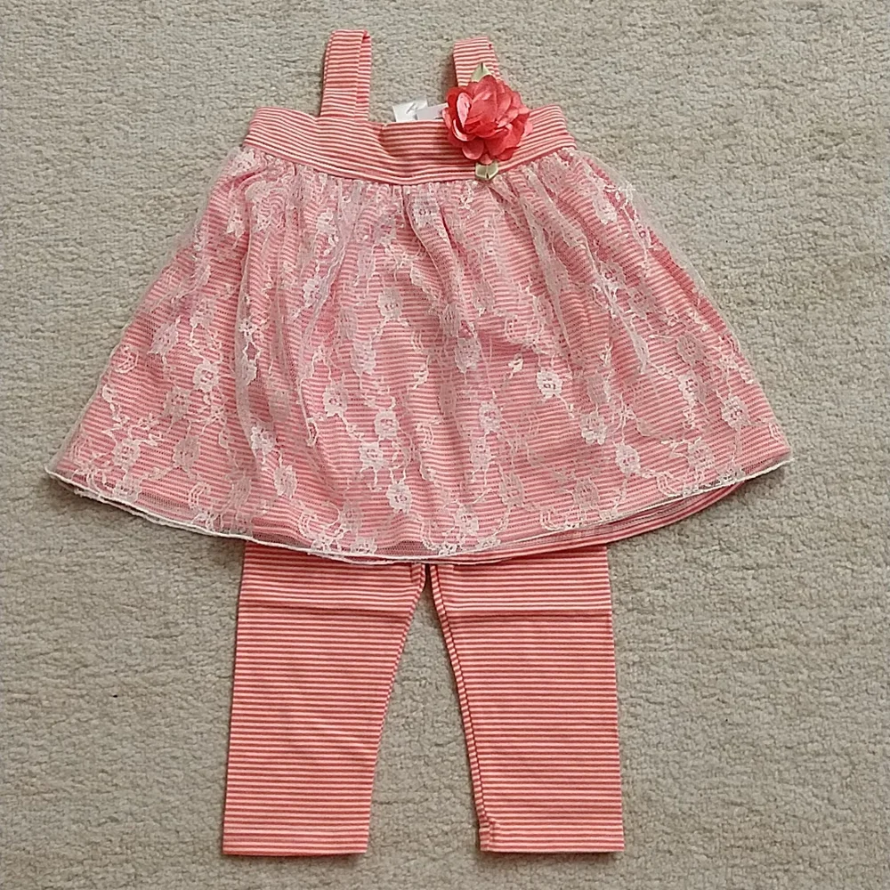 3/$33 NWT 2-pc Sweet Heart Rose Tunic and Capri Leggings 24M
